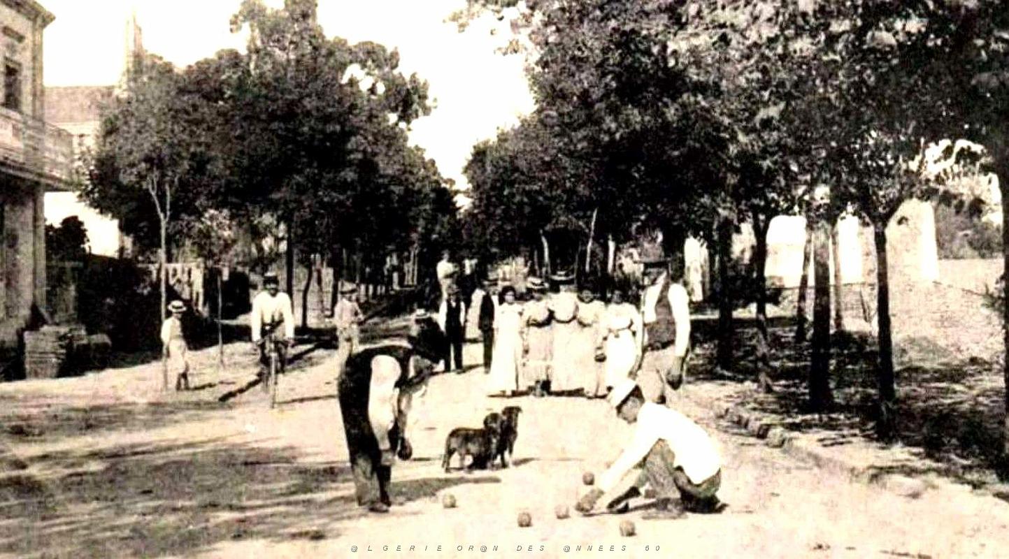 1412- Hammam-Righa - Le centre du village2.jpg